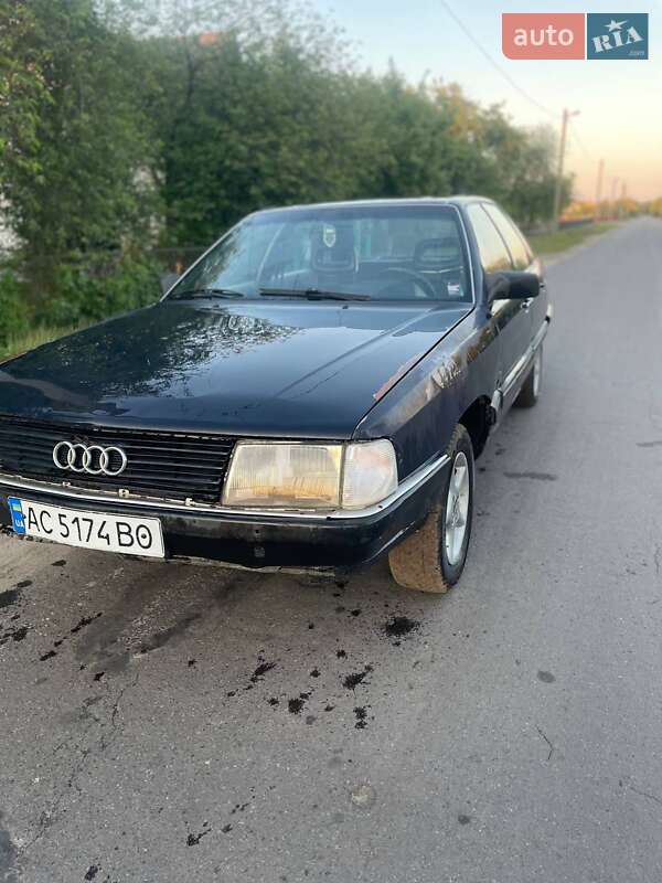 Седан Audi 100 1983 в Ратным