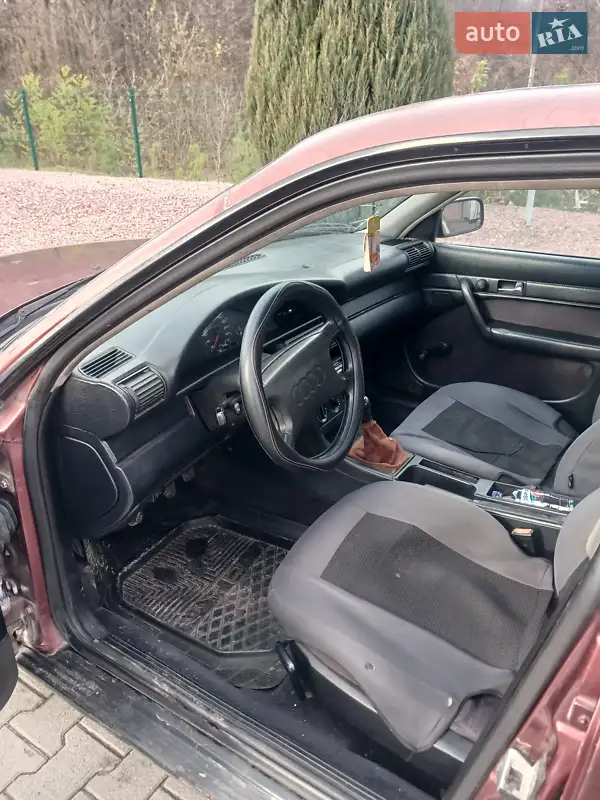 Audi 100