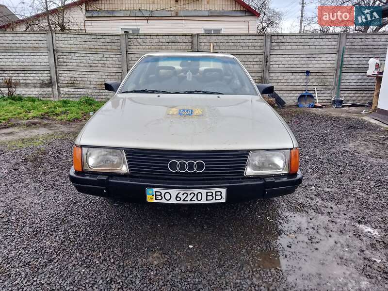 Седан Audi 100 1986 в Ровно