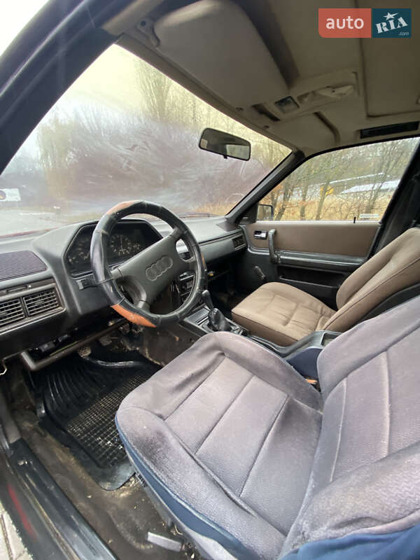 Седан Audi 100 1987 в Копычинце