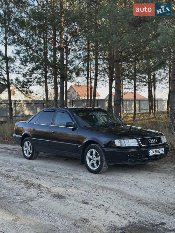 Седан Audi 100 1993 в Костополе