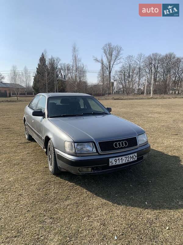 Седан Audi 100 1993 в Черновцах