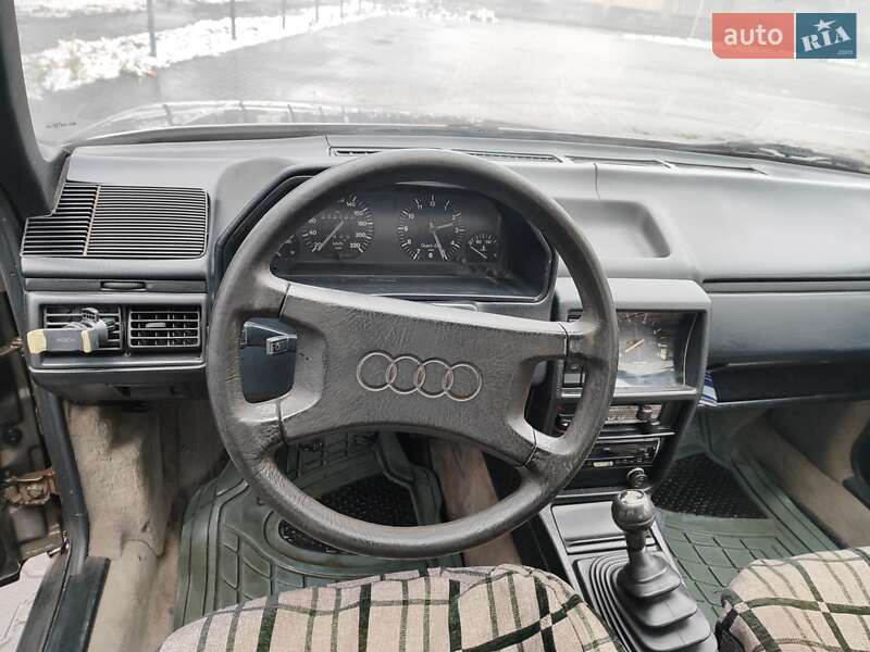 Седан Audi 100 1987 в Луцке