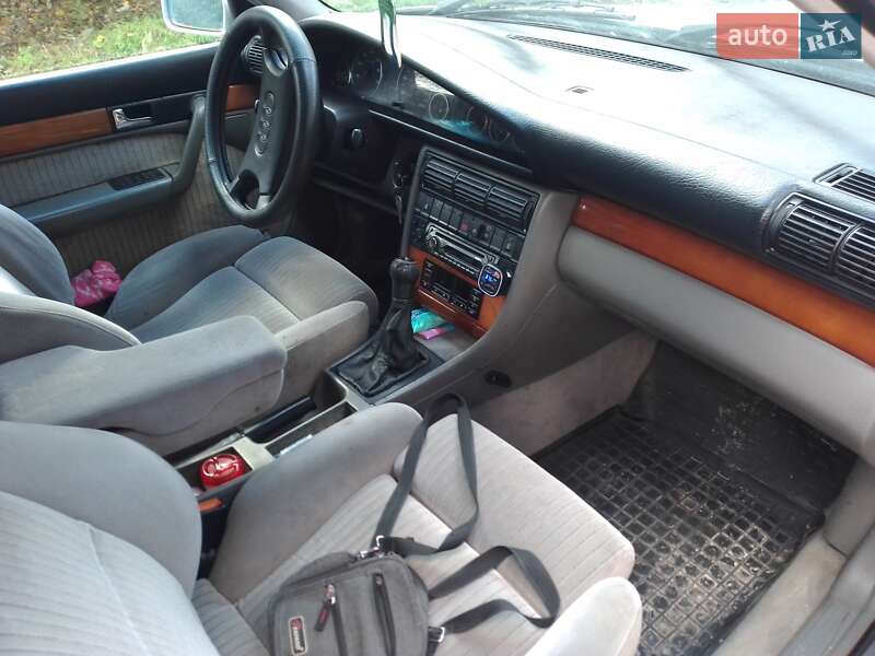 Седан Audi 100 1992 в Новій Ушиці