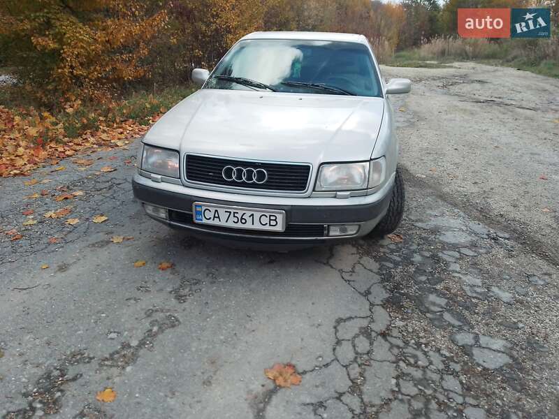Седан Audi 100 1992 в Новій Ушиці