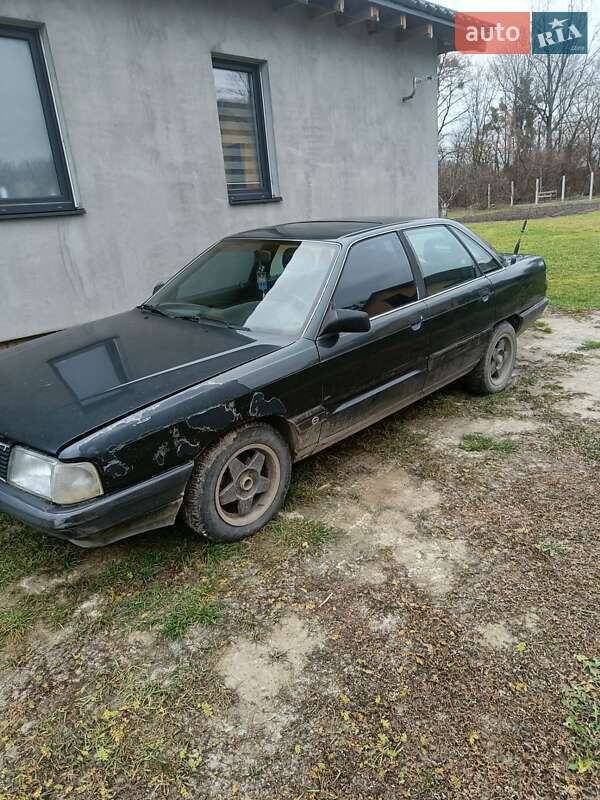 Седан Audi 100 1988 в Старій Вижівці