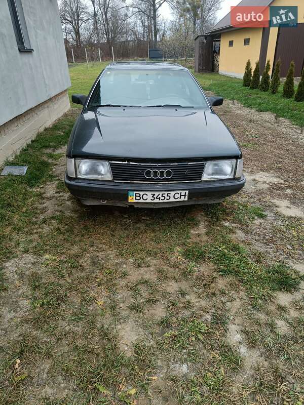 Audi 100