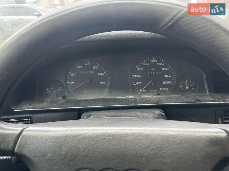 Седан Audi 100 1989 в Черновцах