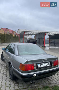 Седан Audi 100 1993 в Черновцах