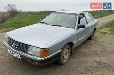 Седан Audi 100 1988 в Одессе