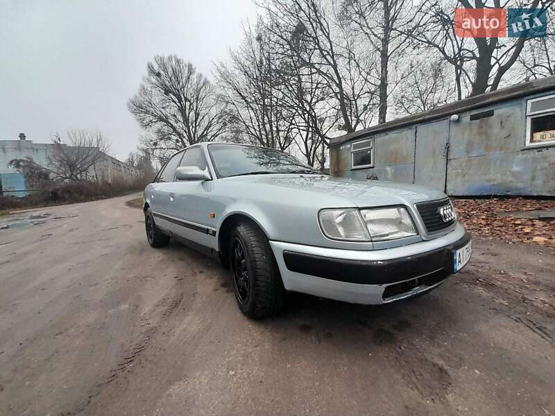 Седан Audi 100 1991 в Обухове