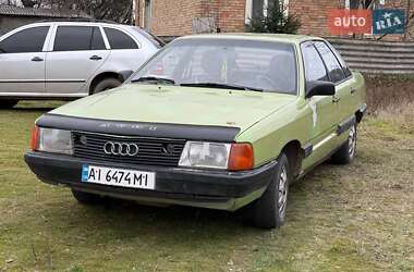 Седан Audi 100 1983 в Василькове