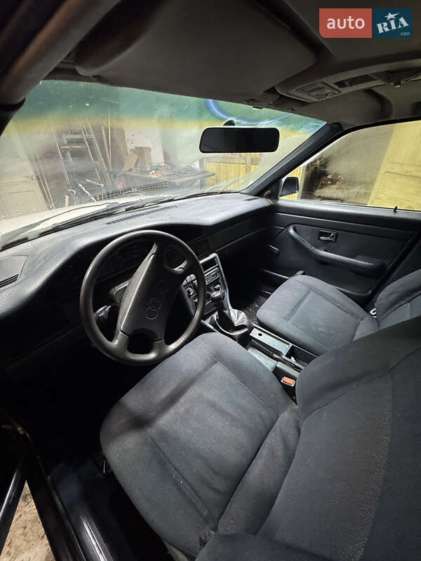 Седан Audi 100 1990 в Чернівцях