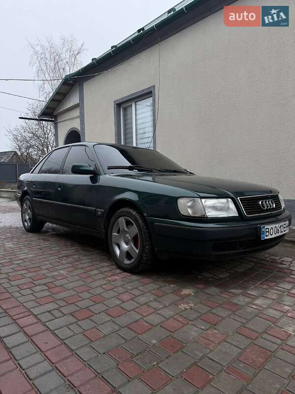 Седан Audi 100 1992 в Скалате