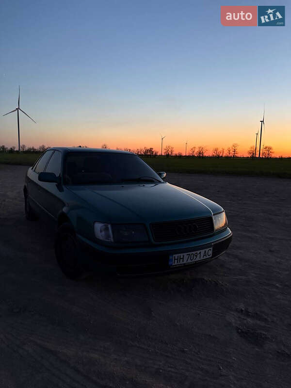 Седан Audi 100 1991 в Одесі