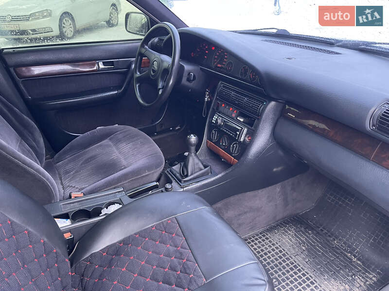 Седан Audi 100 1993 в Харькове