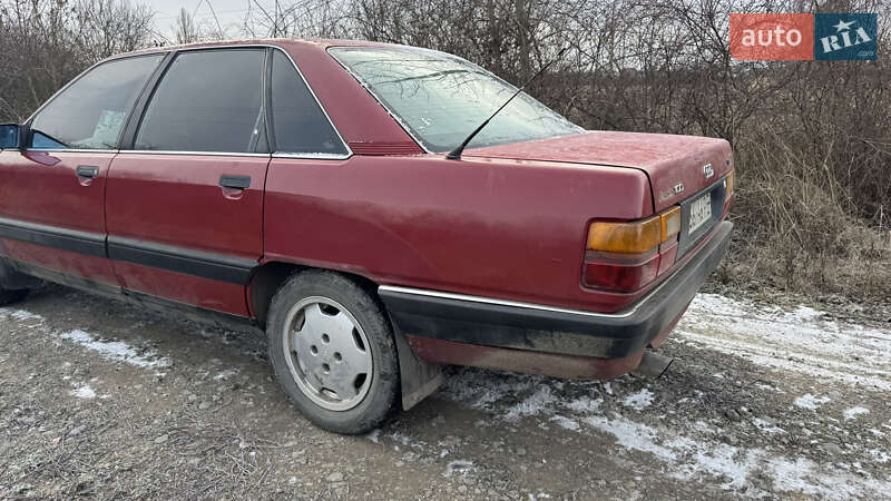 Седан Audi 100 1986 в Берегово