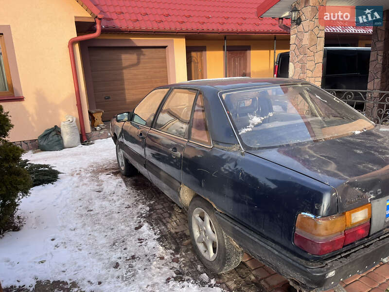 Седан Audi 100 1983 в Любомле
