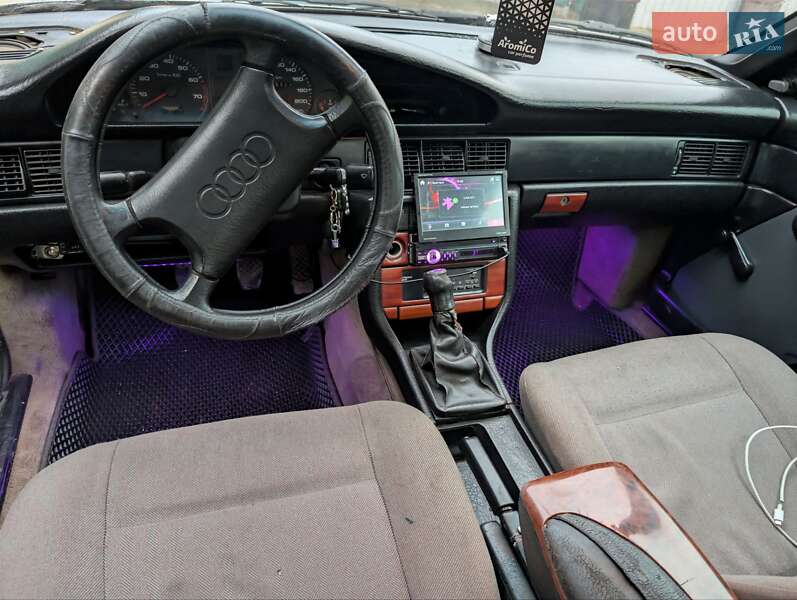 Седан Audi 100 1989 в Чорткове
