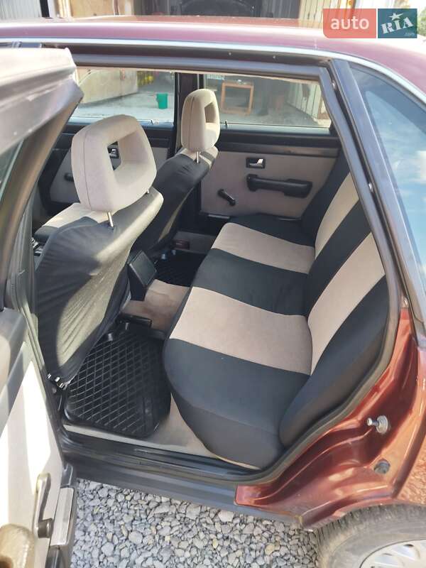 Седан Audi 100 1989 в Кельменцях