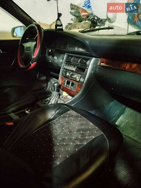 Седан Audi 100 1993 в Гайсине