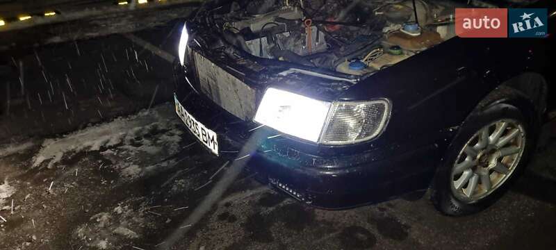 Седан Audi 100 1992 в Киеве