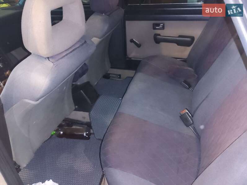 Седан Audi 100 1990 в Кривом Роге