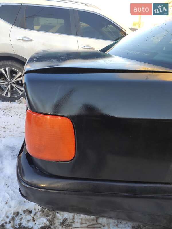 Седан Audi 100 1992 в Киеве