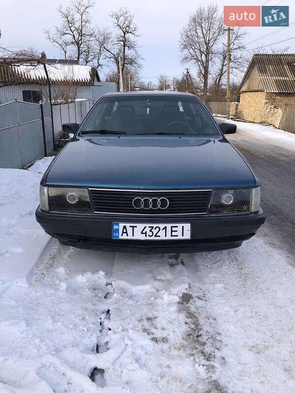 Седан Audi 100 1987 в Кицмани