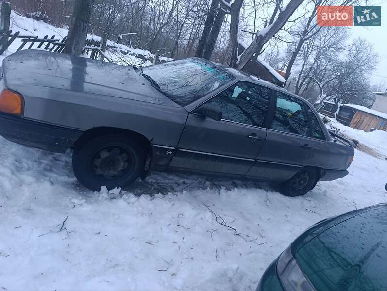 Седан Audi 100 1986 в Виннице