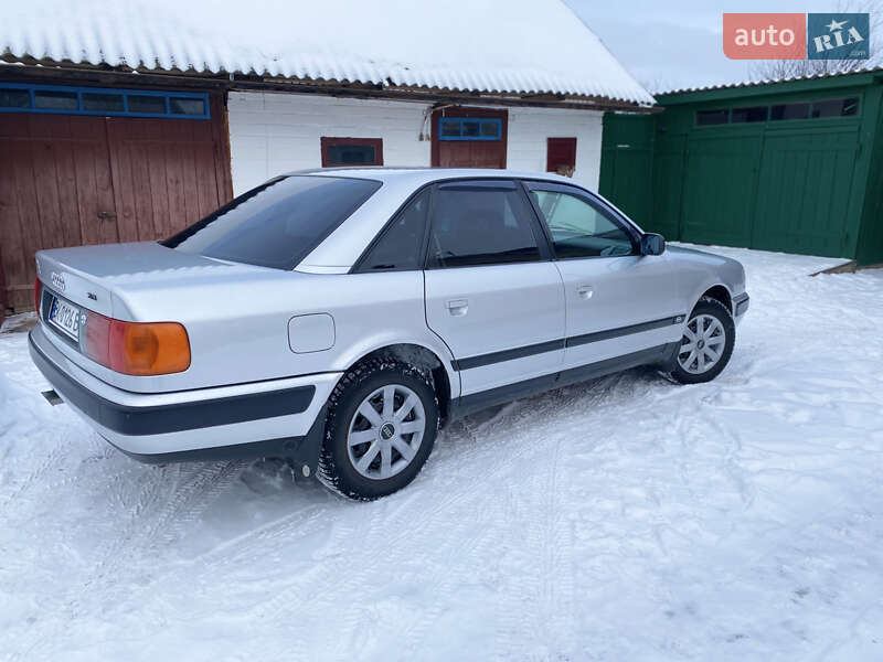 Седан Audi 100 1993 в Березному