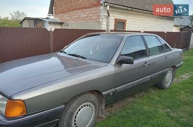 Седан Audi 100 1986 в Дрогобыче