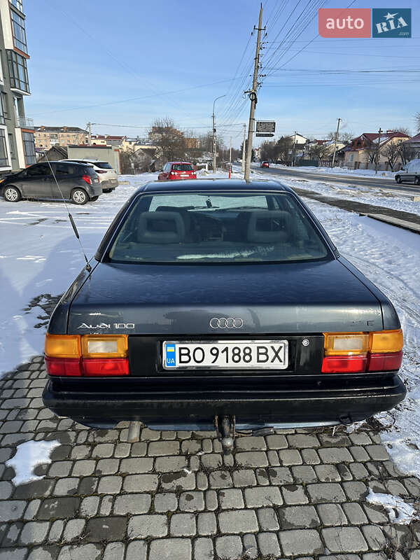 Седан Audi 100 1989 в Чорткове