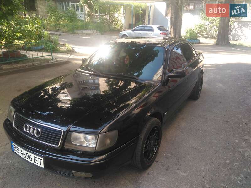 Audi 100 1993 Audi 100 1993