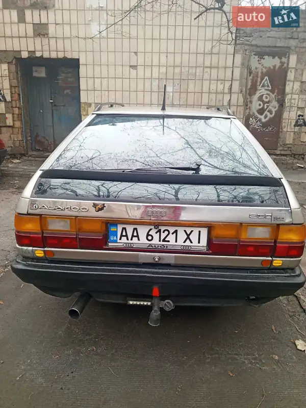 Audi 100