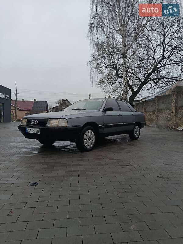 Седан Audi 100 1986 в Здолбуніві