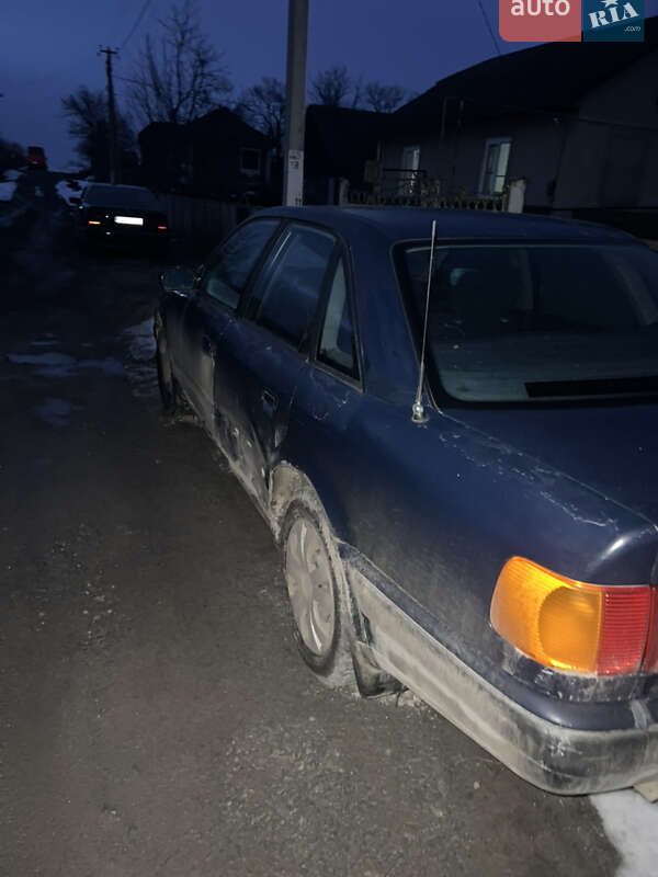 Седан Audi 100 1992 в Кельменцах