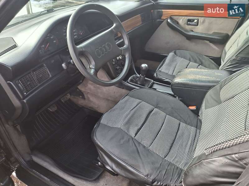 Седан Audi 100 1988 в Иваничах