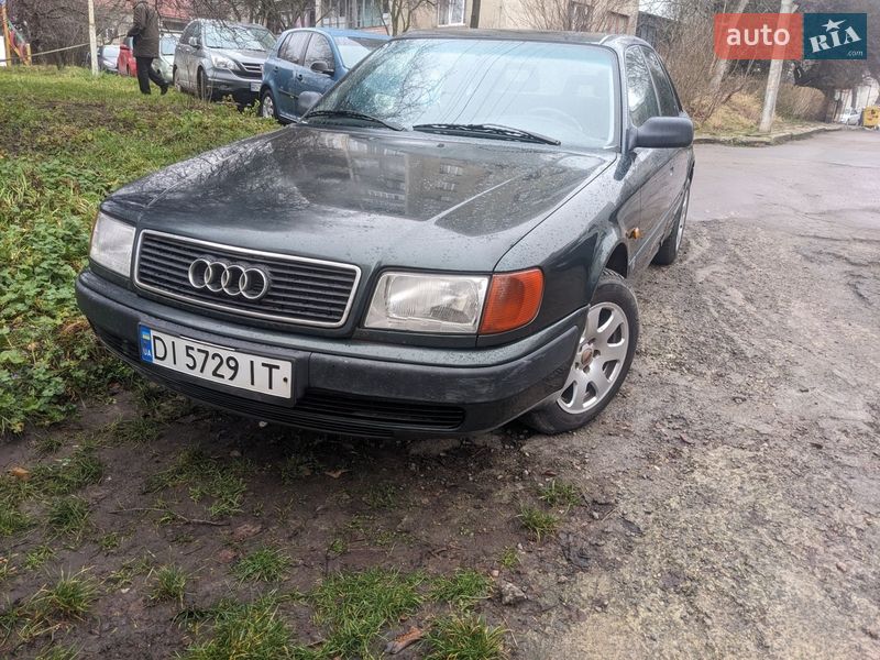 Седан Audi 100 1993 в Львове