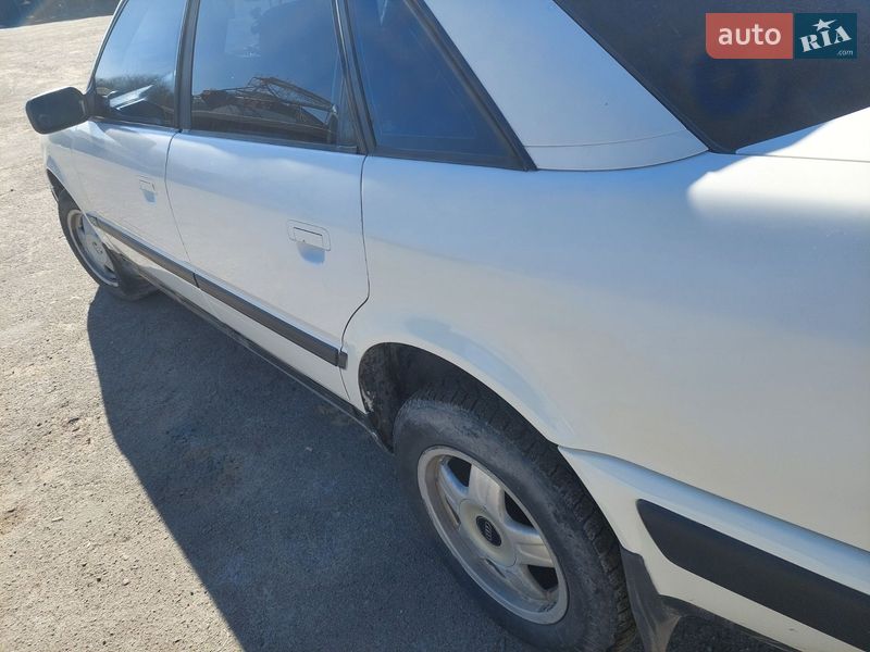 Седан Audi 100 1992 в Кременці