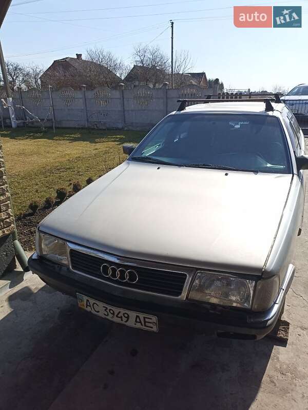Седан Audi 100 1989 в Нововолинську