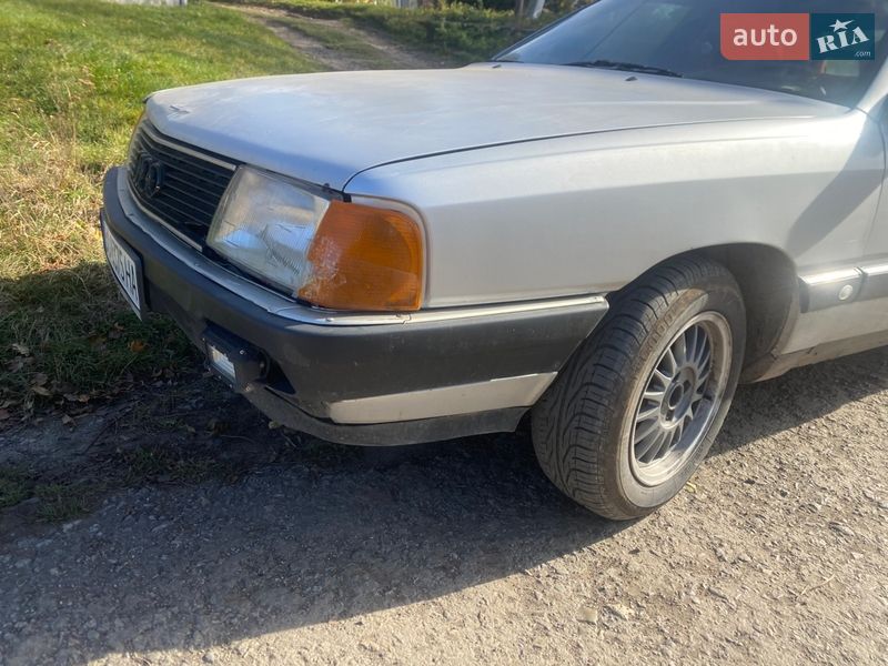 Седан Audi 100 1986 в Тернополі
