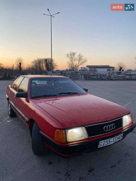 Седан Audi 100 1989 в Чернівцях