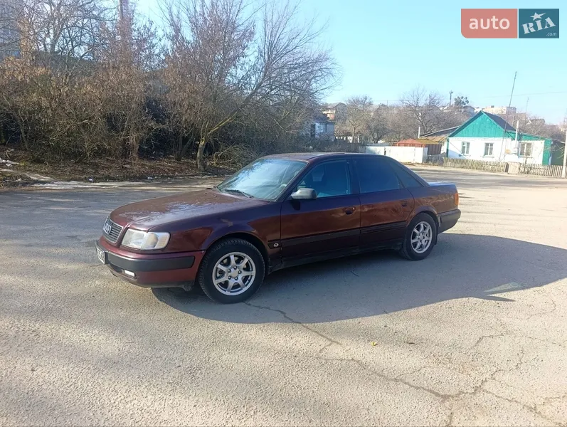 Audi 100