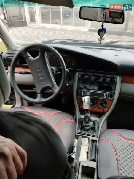 Седан Audi 100 1991 в Глыбокой