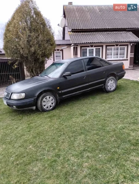 Audi 100