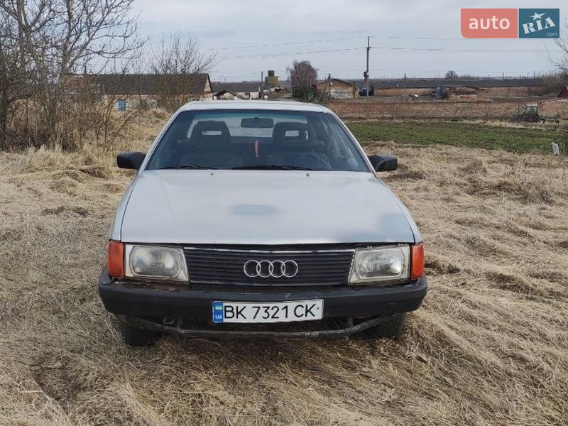 Седан Audi 100 1983 в Ровно