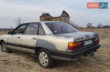 Седан Audi 100 1983 в Ровно