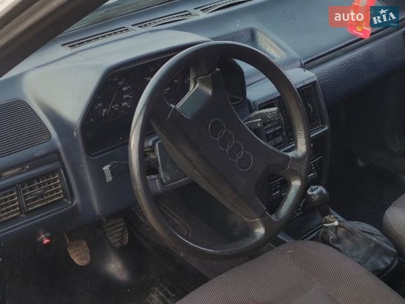 Седан Audi 100 1983 в Ровно