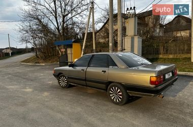 Седан Audi 100 1989 в Чорткове